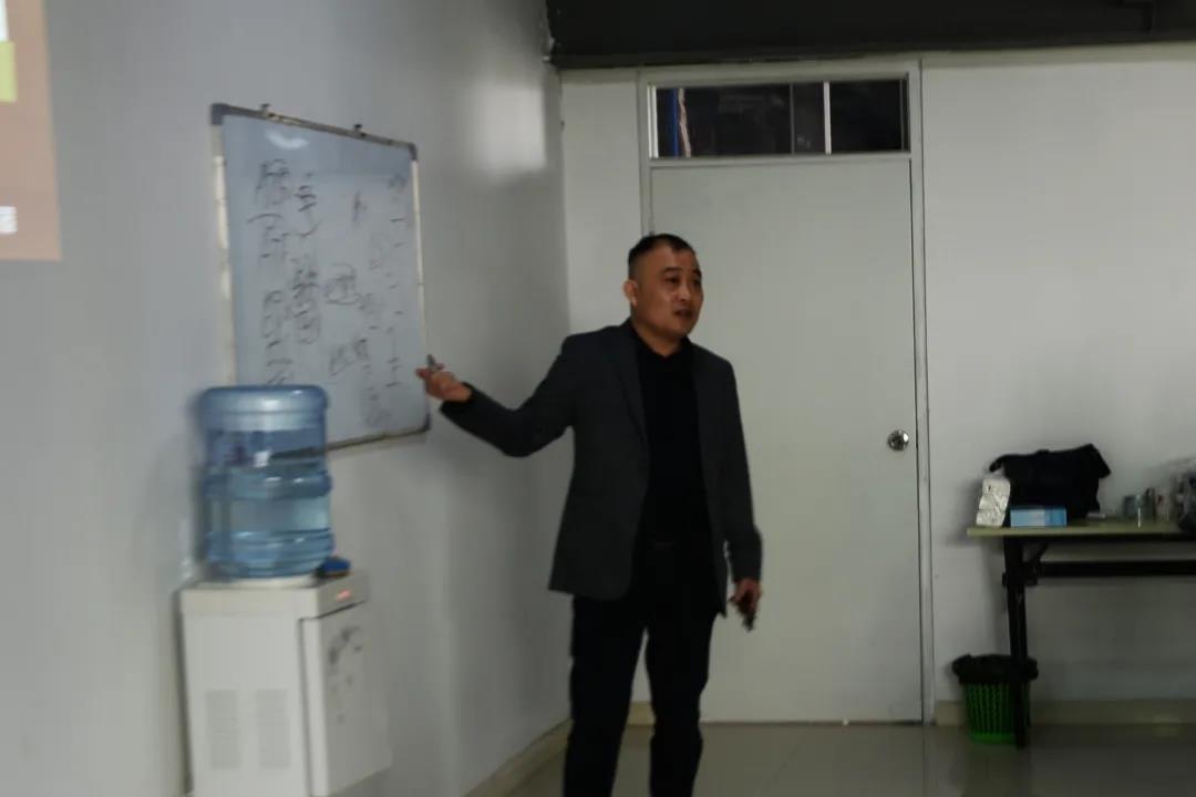 32fdf6d7-2f29-4106-8947-368c48786e2f.jpg